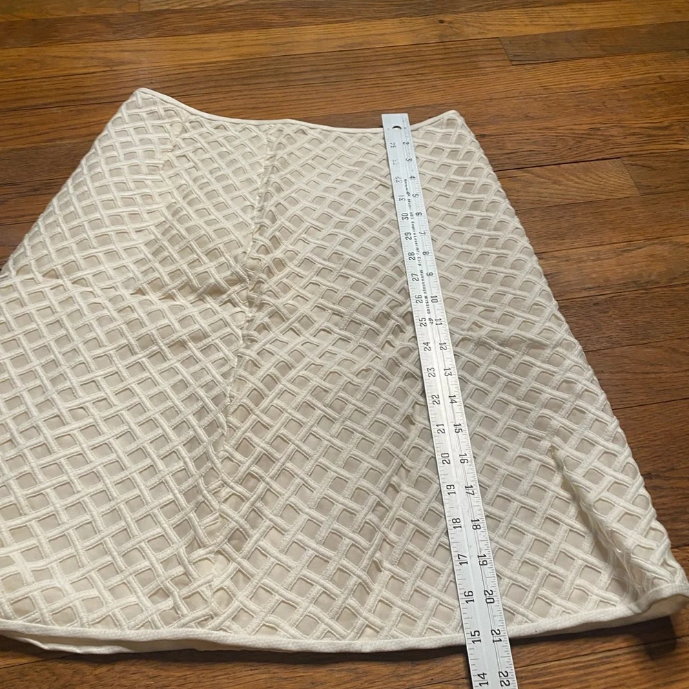 TORY BURCH White Textured A-Line Skirt Size 6 - Picture 4 of 7